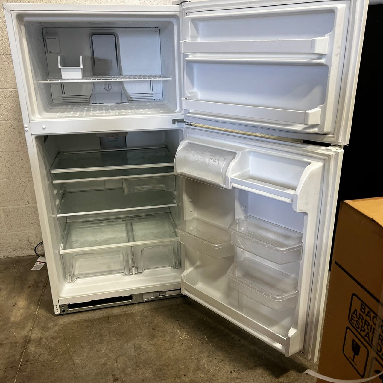 Whirlpool Top and Bottom Refrigerator Whirlpool Top and Bottom Refrigerator